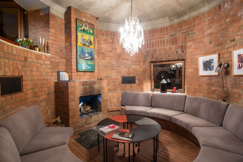Rundes Kaminzimmer